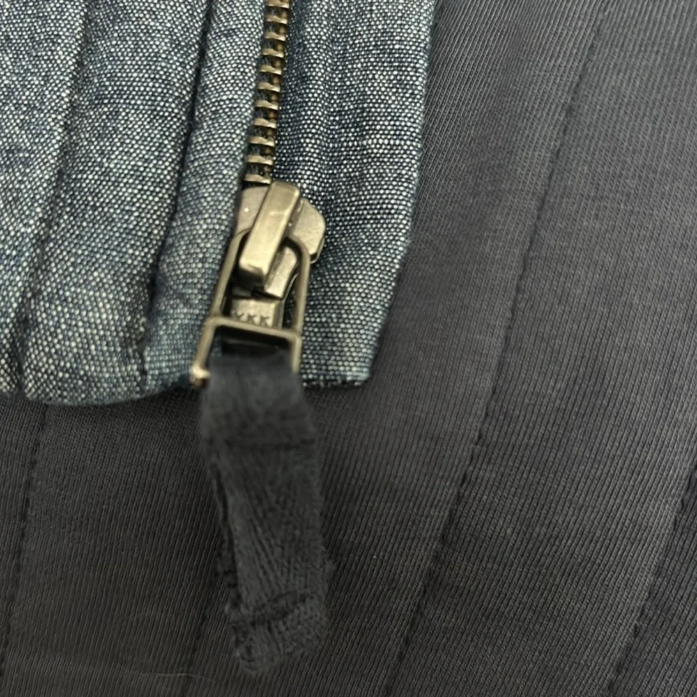 ❤️3 for $15!❤️ Tea Citizen Chambray Girls Zipper Vest